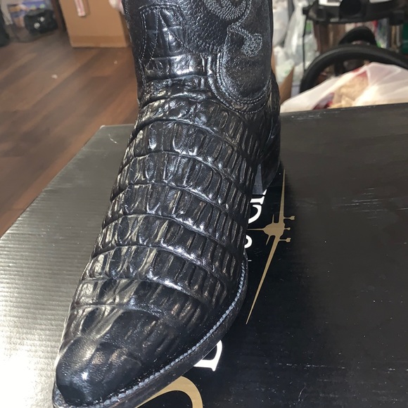 All black real leather cowboy boot with caiman print. - Picture 5 of 6